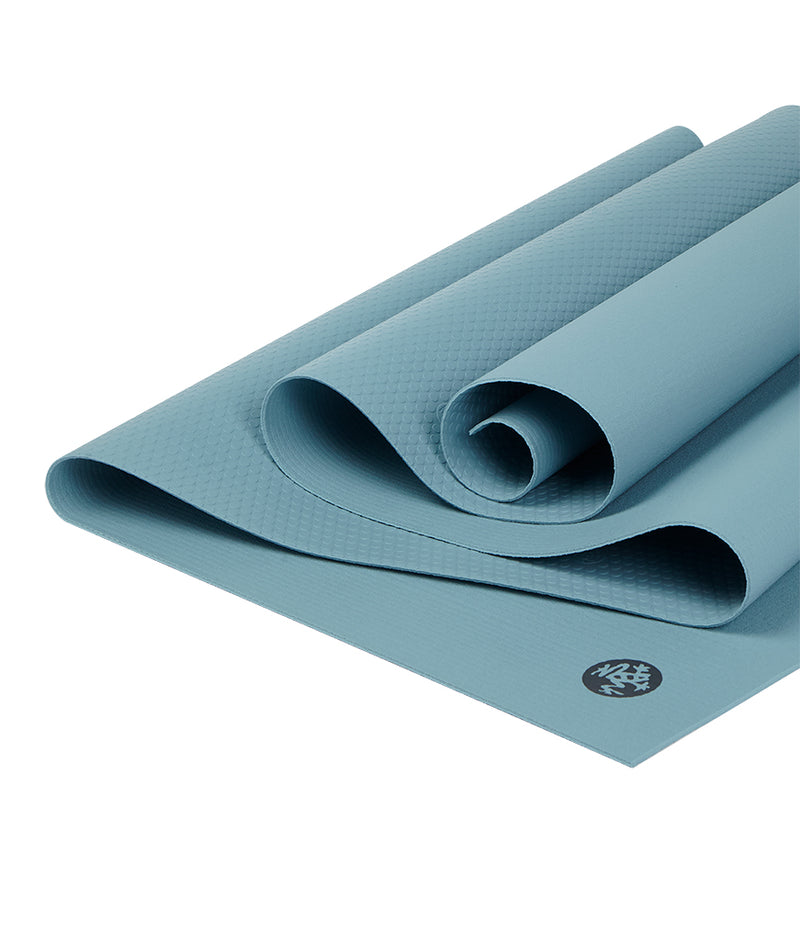 Manduka PRO® travel yoga mat 2mm - Blue Lotus (71")