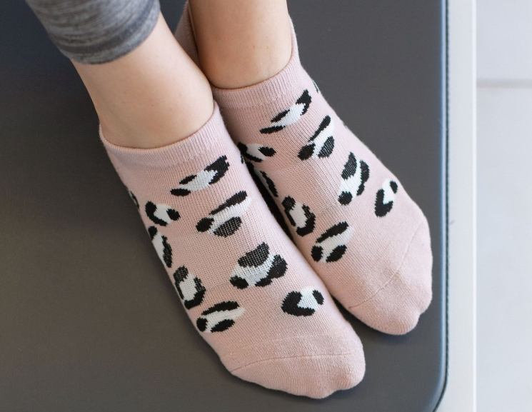 MoveActive Classic Low Rise Non Slip Grip Socks - Cheetah Musk