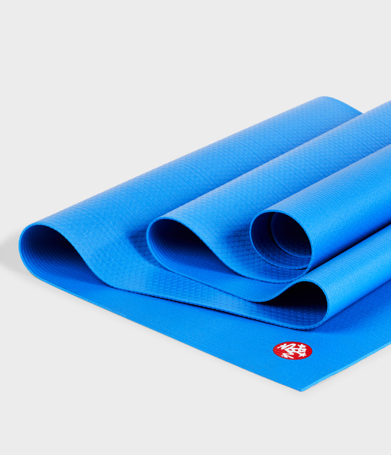 Manduka PRO® travel yoga mat 2.5mm - Be Bold Blue