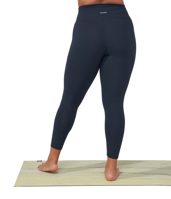 Manduka Apparel - Women's Foundation Legging - High Rise 7/8 W/Media Pocket1 - Navy