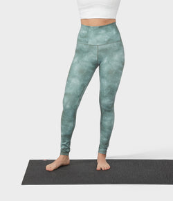 Manduka Apparel - Women's Performance Legging - High Rise Printed - Tie Dye Camo Green