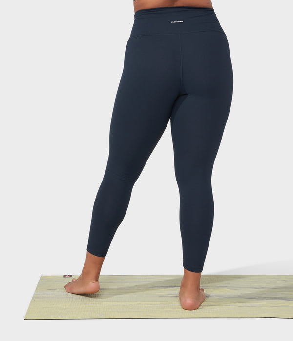 Manduka Apparel - Women's Foundation Legging - High Rise 7/8 W/Media Pocket - Navy