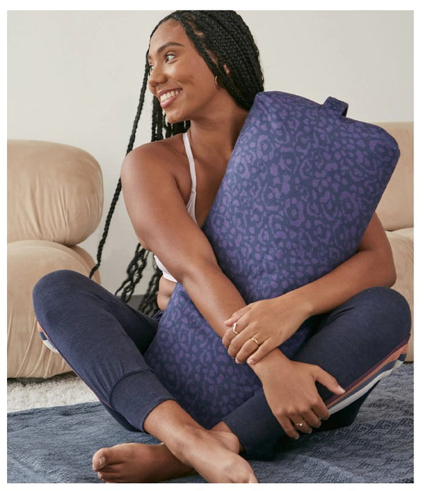 Manduka enlight™ Rectangular Bolster - Navy Leopard SGL